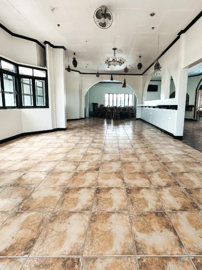 Fuente Hotel De Cebu Exteriér fotografie